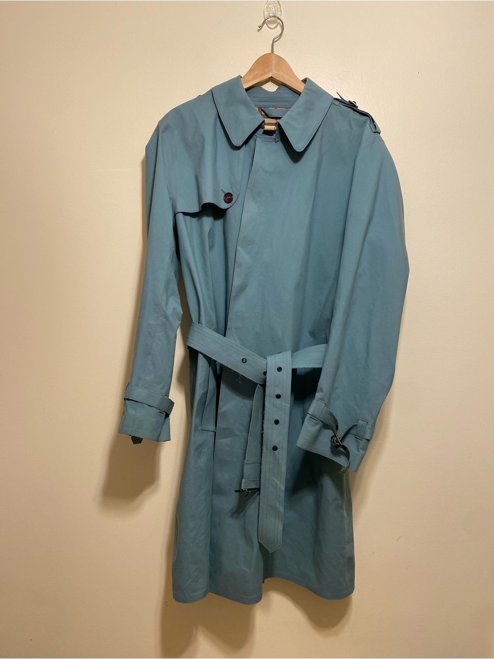 Burberry Vintage Teal Trench Coat with Belt. Size 50